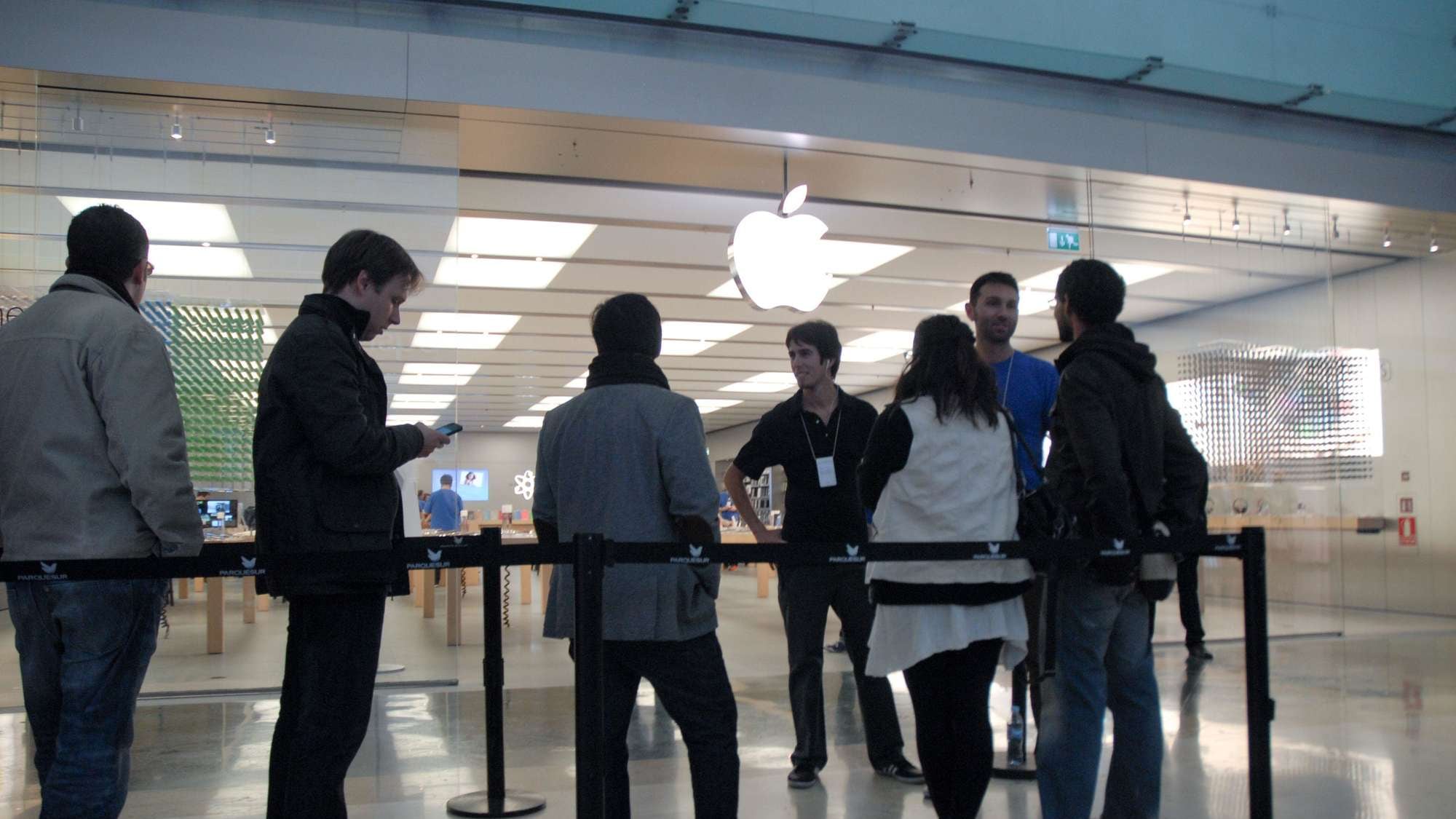 Debutta l'iPad air da oggi in vendita nei negozi italiani