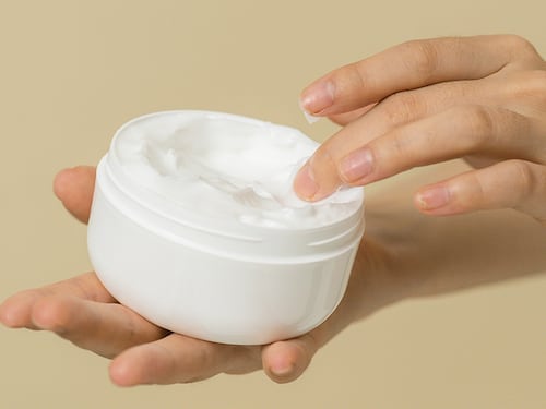 Maschera allo yogurt: i benefici per pelle e capelli