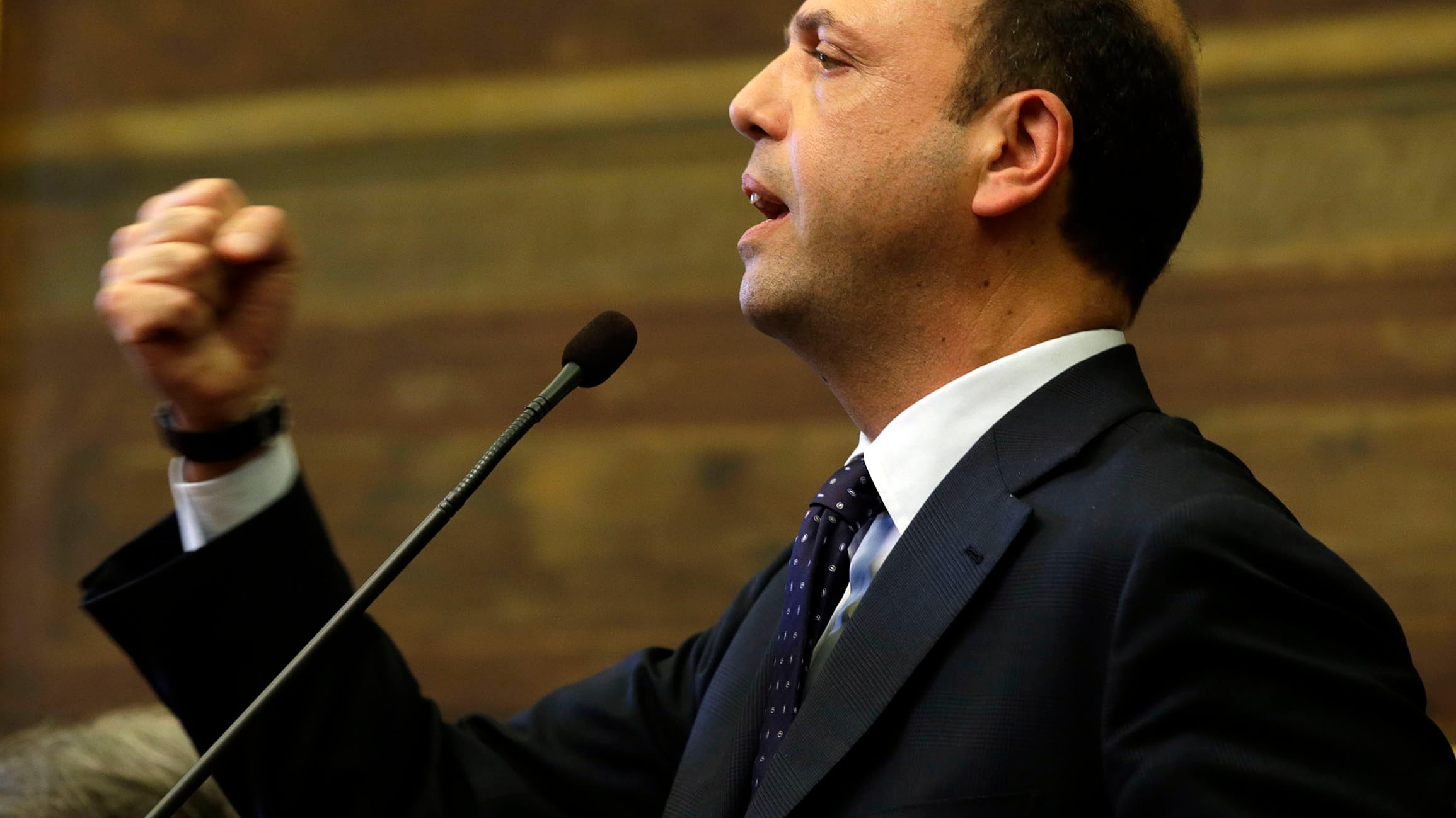 Stupore, rabbia e disgusto I fedelissimi del Cavaliere si ribellano ad Alfano