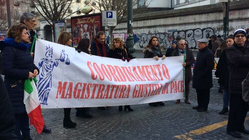Napoli, 17enne accoltellato dal branco: il corteo per dire “no alla violenza” 2