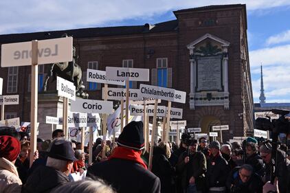 I Sì Tav in piazza a Torino: 30mila a favore dell'opera 2