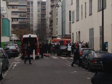 Spari e morti nella sede di Charlie Hebdo 8