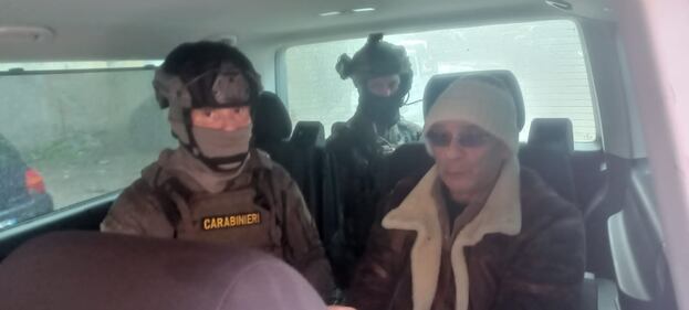 Matteo Messina Denaro, gli identikit e le foto segnaletiche: una vita da latitante 11