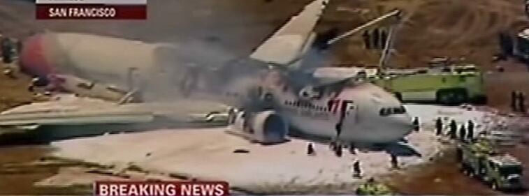 San Francisco, aereo si schianta e va in fiamme 17