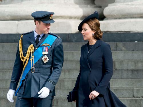 Sai tenere cani e grandi case? Puoi lavorare per William e Kate