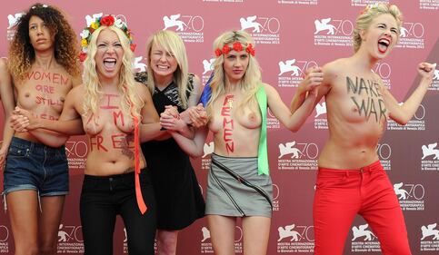 Le Femen nude al Festival di Venezia 3