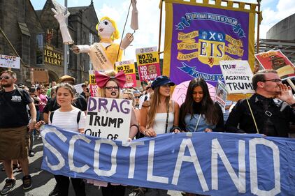 Scozia, manifestazione contro Trump 1