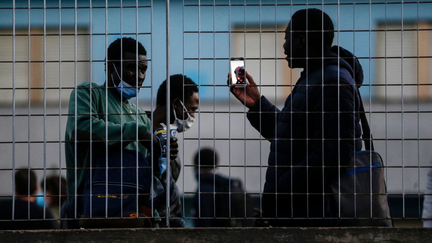 La rivolta del Nord contro la Lamorgese: "Non accogliamo più immigrati"