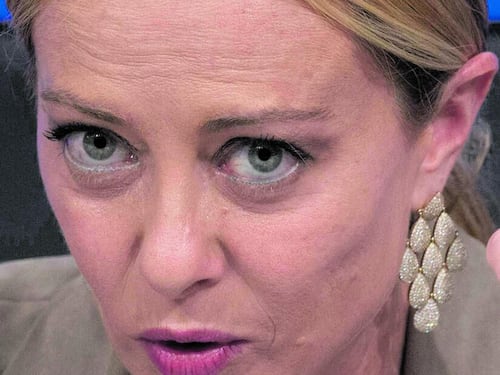 “Solo poche decine...”. Si sgonfia il caso dei fischi per l’Ilva