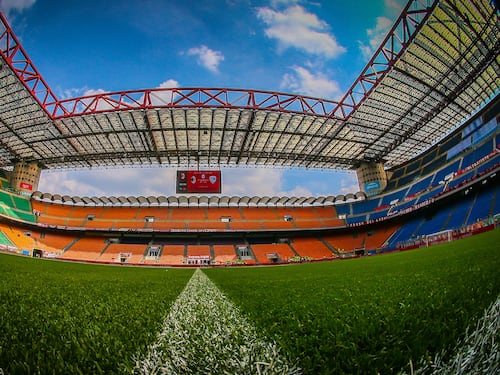 Allo stadio "entrano" soltanto i virologi: "Il pubblico tornerà solo il prossimo autunno"