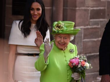 Meghan Markle con la regina nel Chershire 1