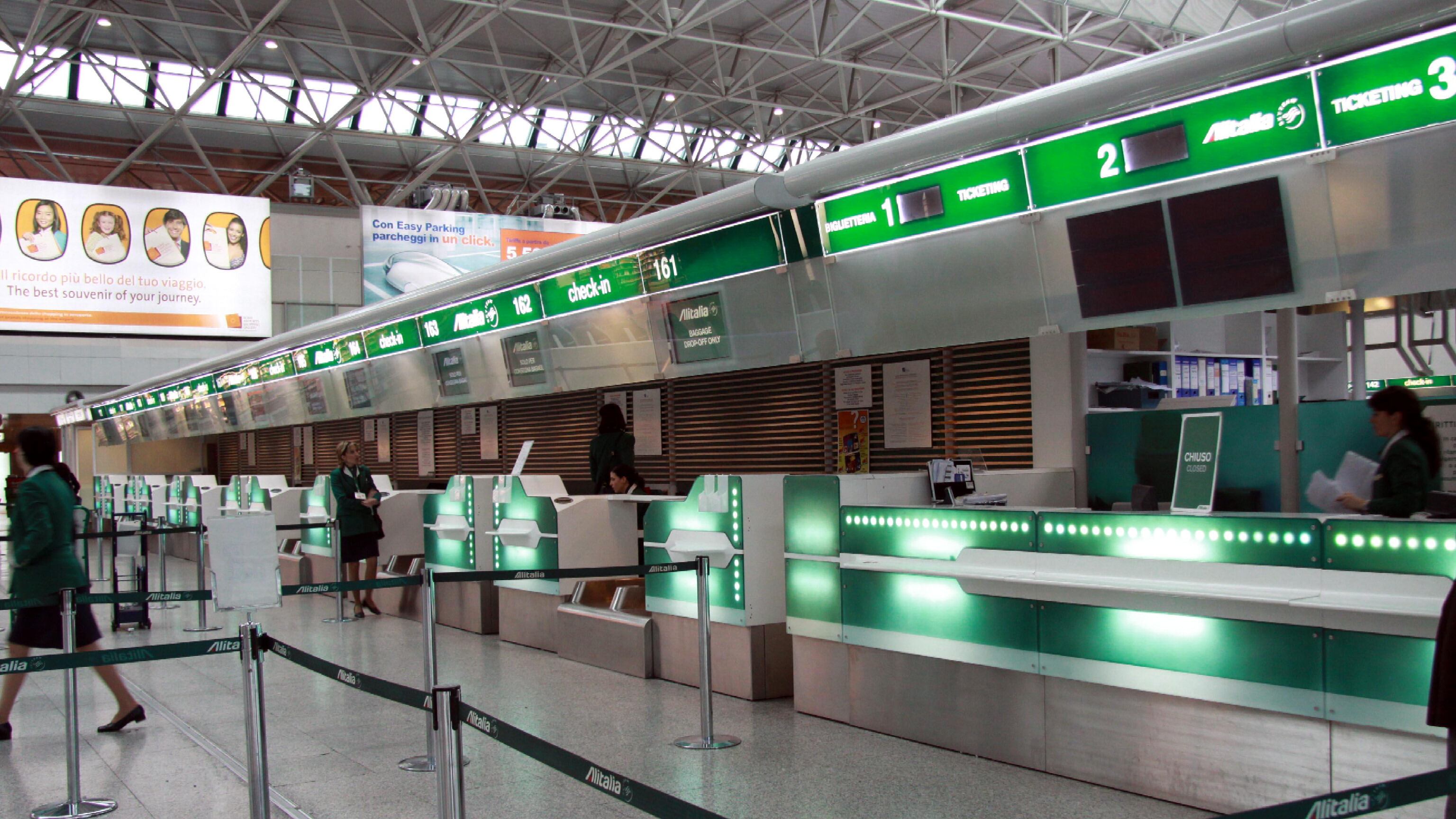 "Mille euro per un volo Alitalia, resto a terra per overbooking"