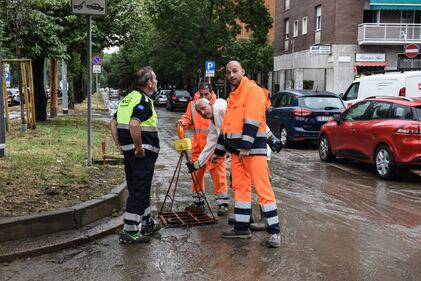Maltempo, a Milano esonda il Seveso 9