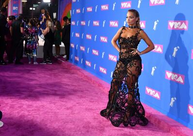 Mtv Video Music Awards 2018, bacio saffico per Rita Ora 7