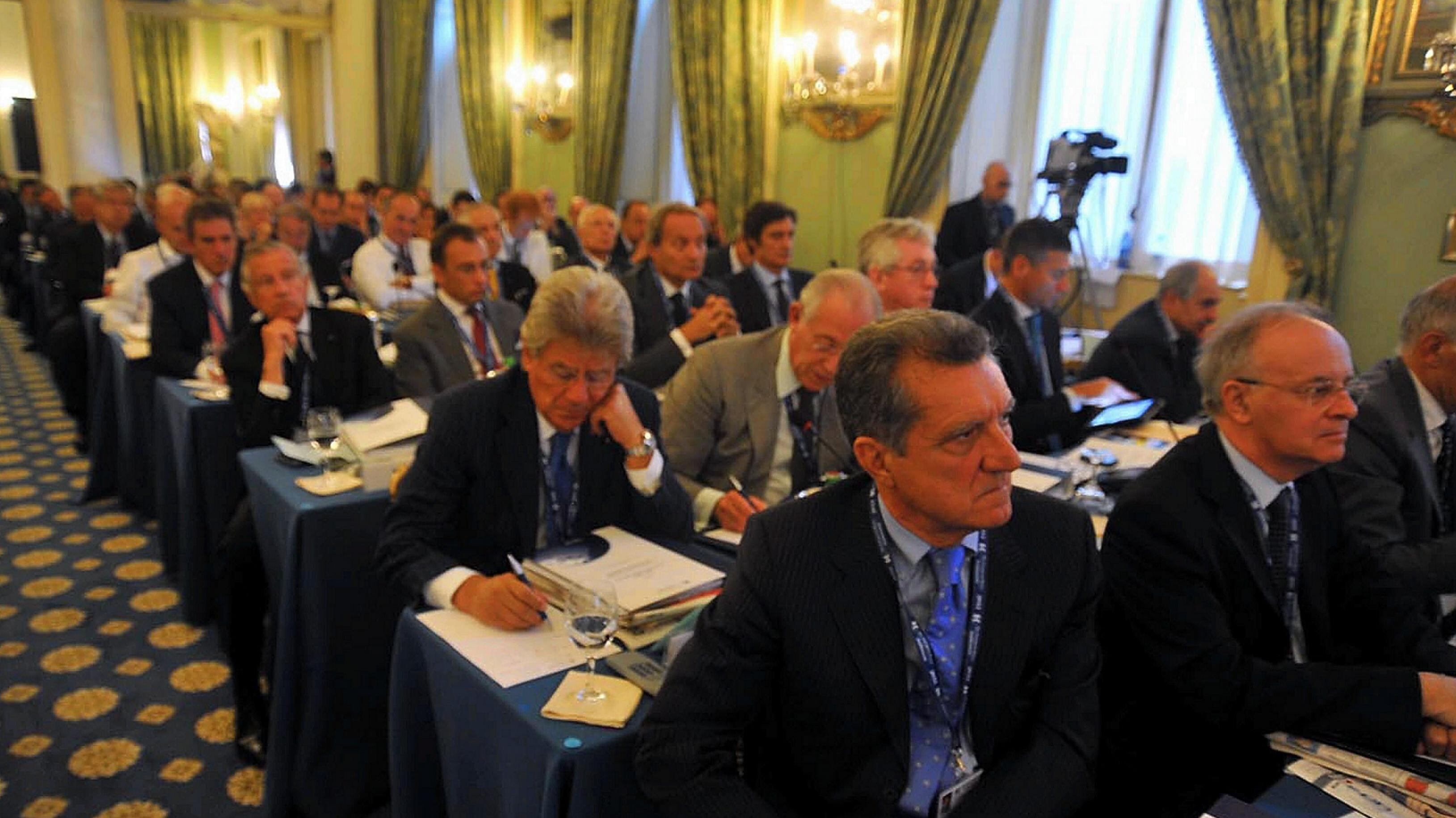 ll "partito dei non eletti" vuole il Monti-bis