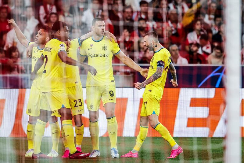 Barella gol Benfica Inter