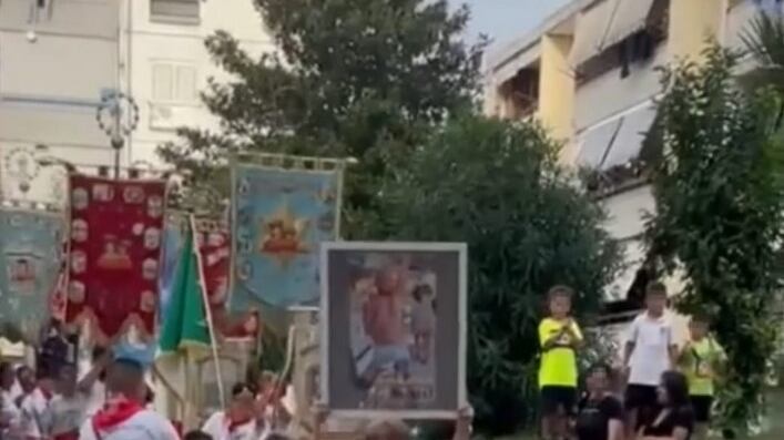 La processione dei bimbi per il boss ucciso: choc al rione Conocal di Ponticelli (Napoli)