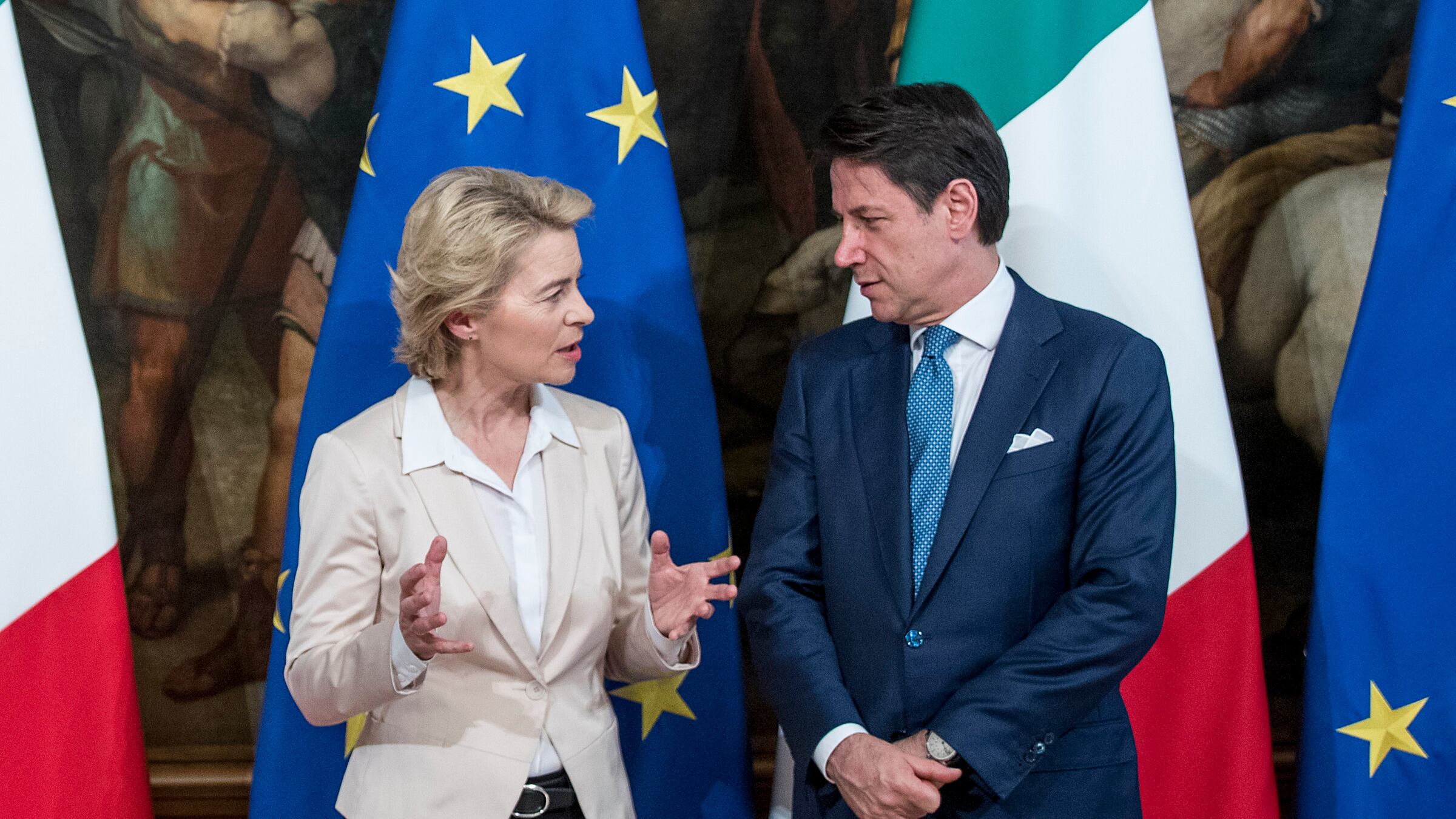 Von der Leyen avvisa l'italia: "Gualtieri conosce le aspettative"