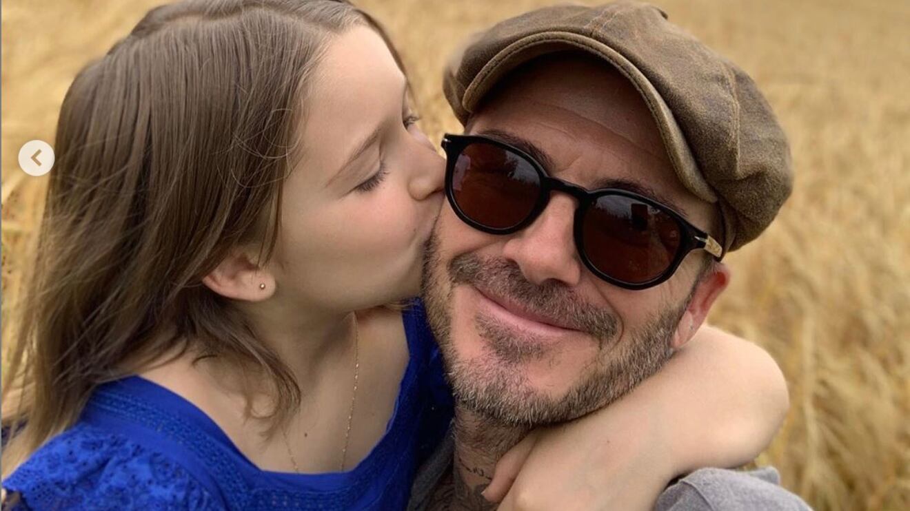 Vacanze al “bacio” per i Beckham che dopo l’Italia volano in Francia da Elton John