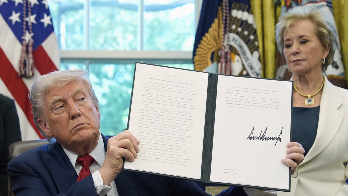 "È solo ideologia gender". Trump cancella il Pride Month: ecco cosa verrà celebrato