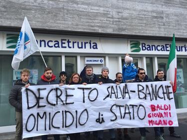 Fratelli d'Italia a Milano contro il dl "salva-banche" 3