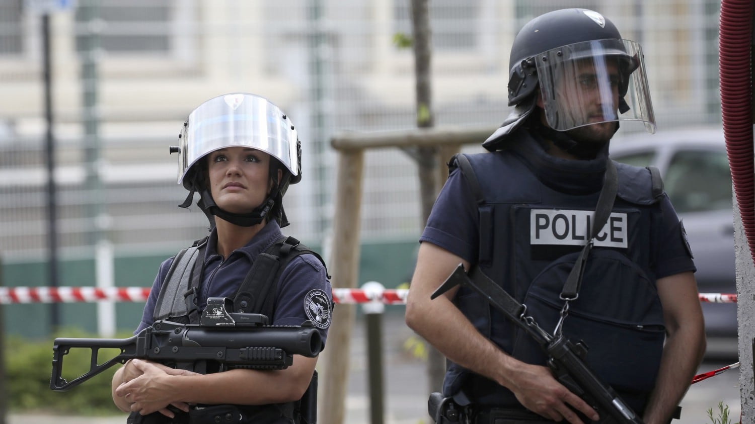 Sette arresti in Francia, Cazeneuve: "Minaccia mai così alta"