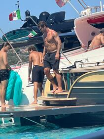 Stefano De Martino, vacanze in Corsica 1