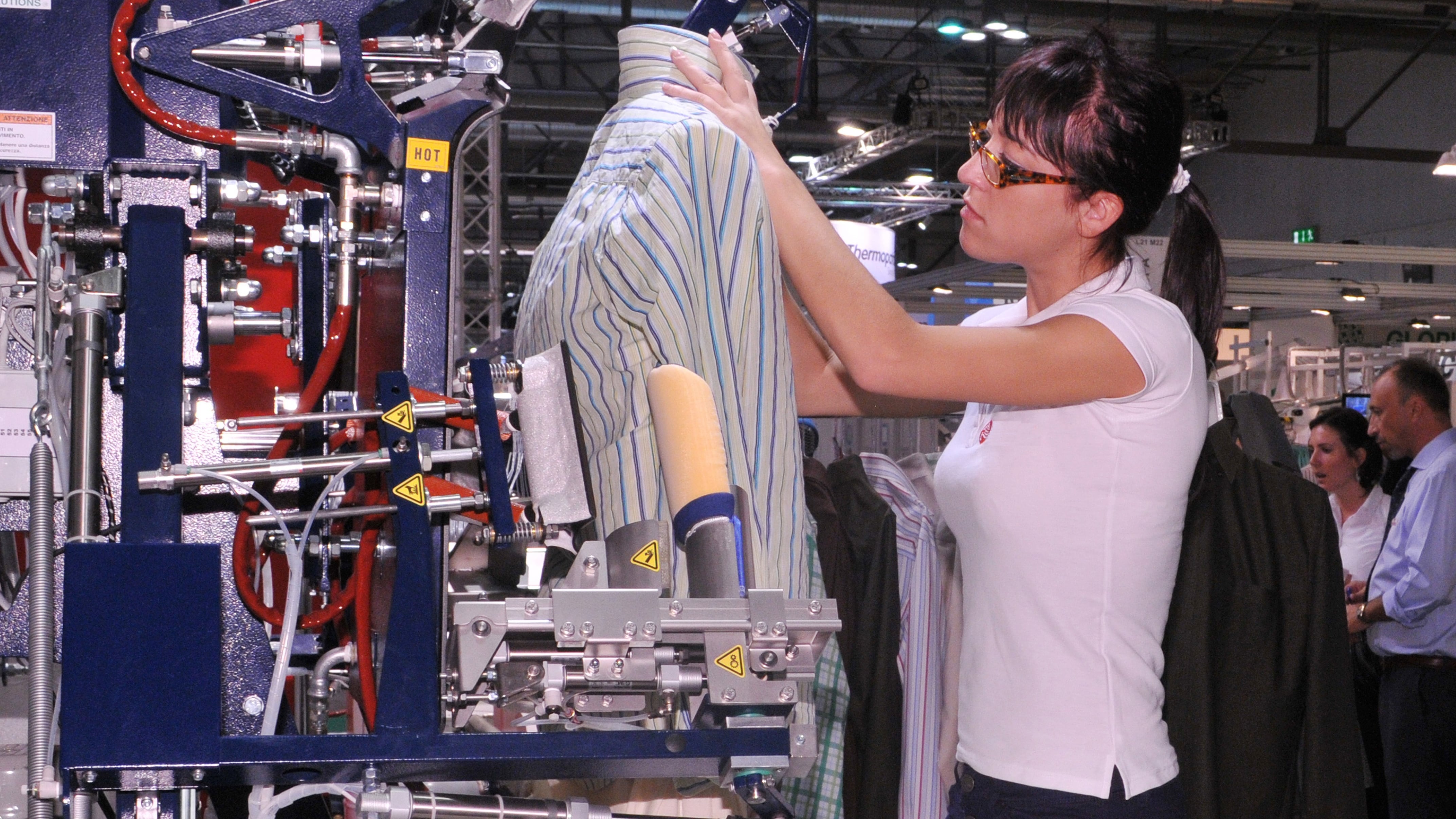 L'industria cala a picco: -5,5% E lo spread torna a quota 300