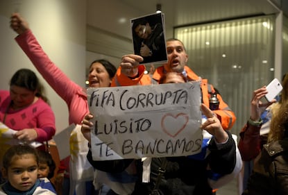 Suarez, l'accoglienza dei tifosi 6