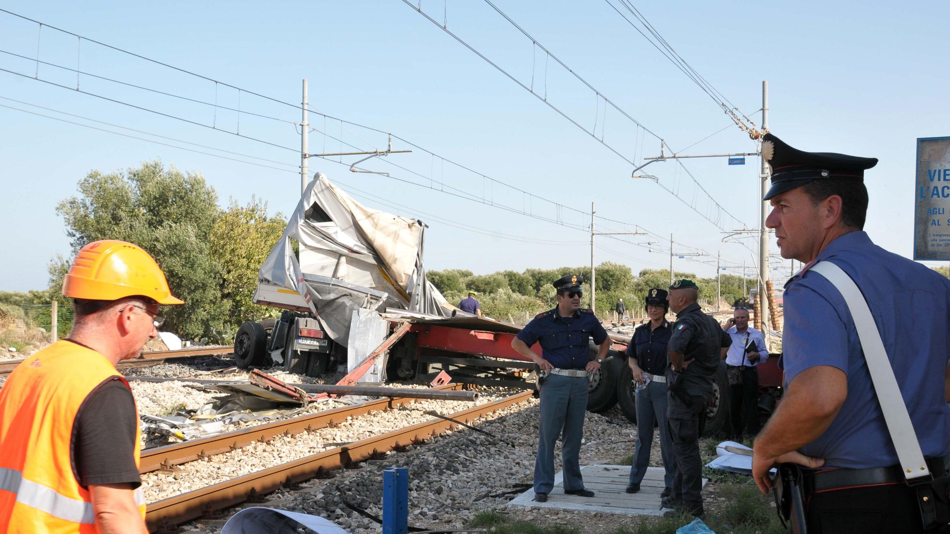 Treni, incidente in Puglia. Muore macchinista