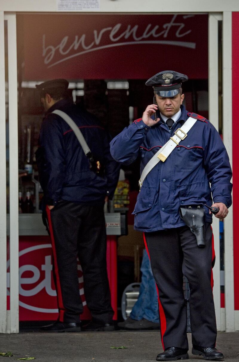 Rapina nel Napoletano, 10 feriti 8