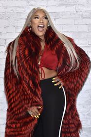 Il look particolare della rapper Stefflon Don agli MTV EMAs 5
