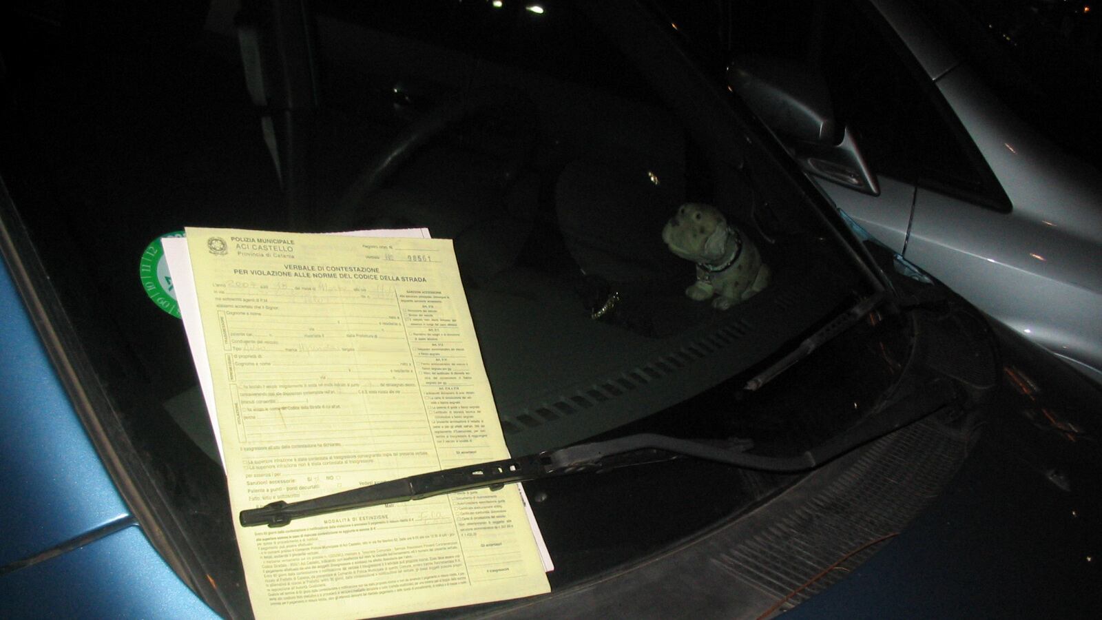 Modena, infermiera minaccia i vigili dopo la multa e viene denunciata