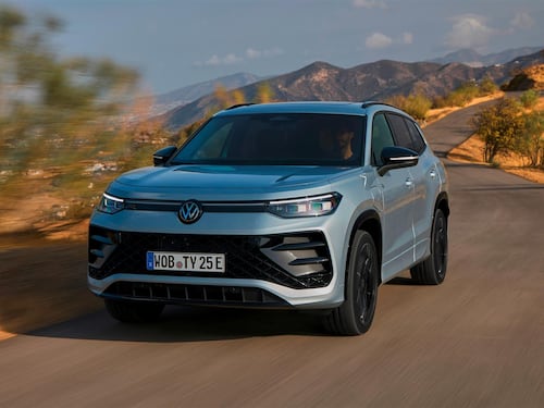 Nuova Volkswagen Tayron, SUV da 7 posti con motori benzina, diesel e ibridi