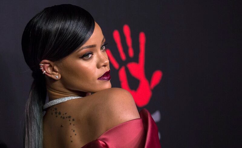 Rihanna sexy in copertina: "Sesso senza amore, mi sento vuota" 27