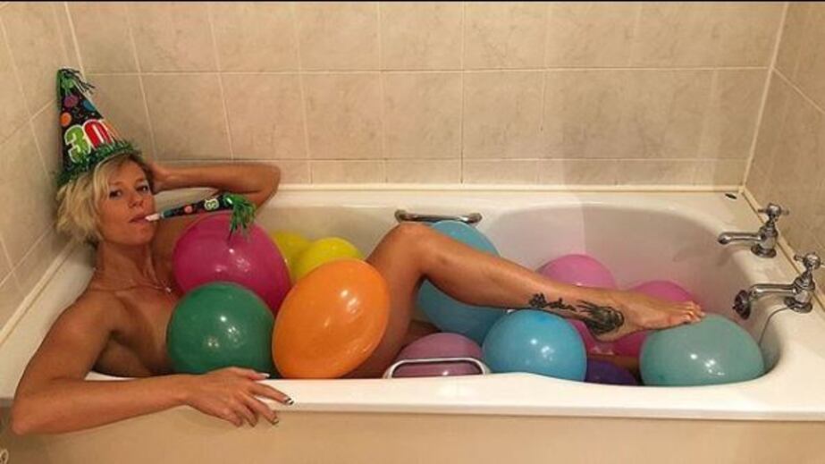 Federica Pellegrini tutta nuda in vasca. Lo scatto hot fa impazzire i fan