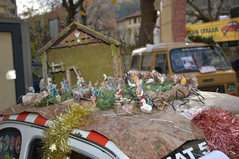 Le mitiche Fiat 500 ospitano concorso di presepi 6