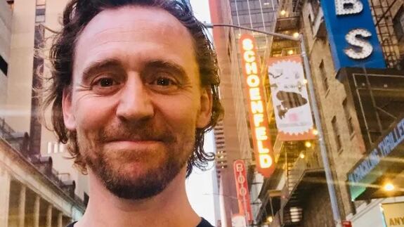 Tom Hiddleston e Zawe Ashton, le due star Marvel annunciano il primo figlio