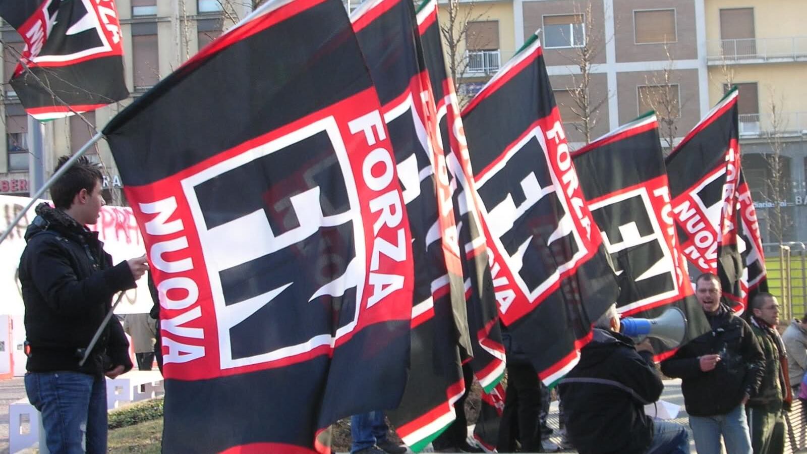 Il Pd vuole togliere i fondi Ue a gruppo vicino a Forza Nuova