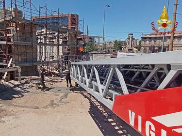 Incidente sul lavoro in un cantiere a Milano: 5 operai feriti 3