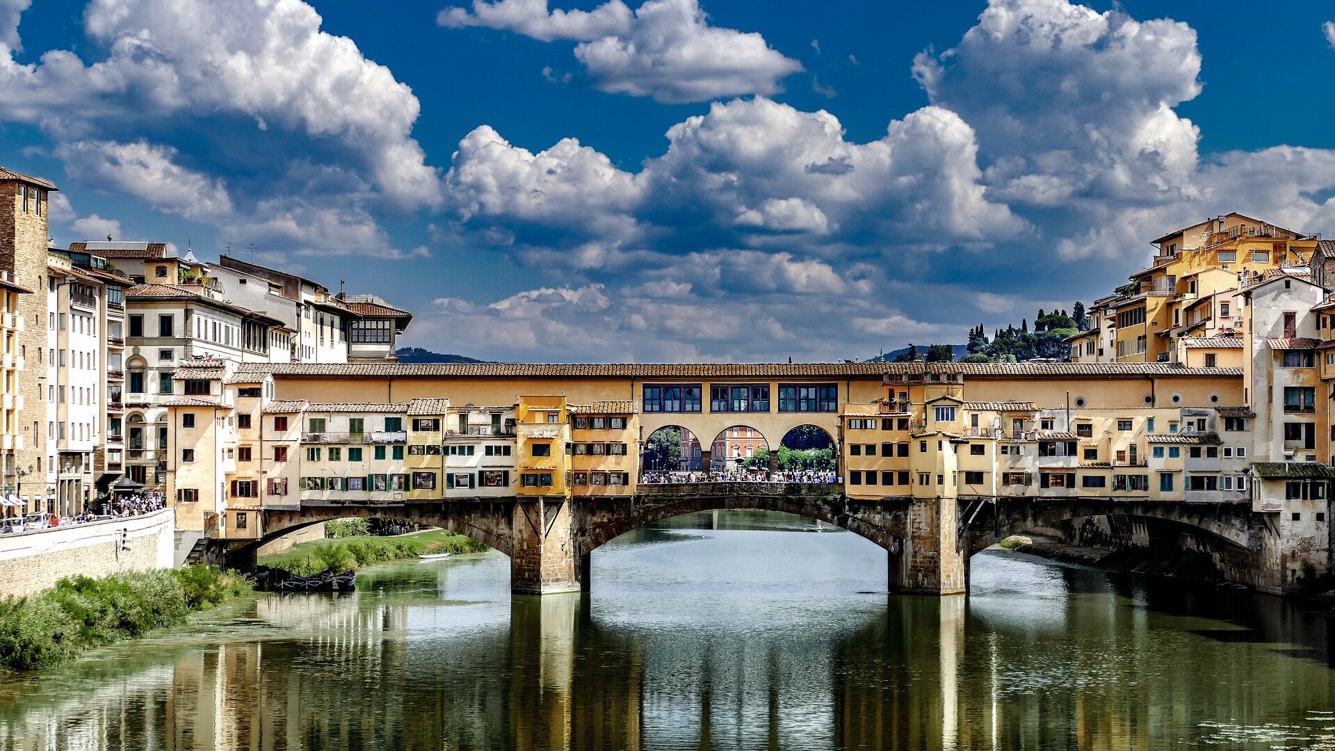 Ponte Vecchio: passeggiata tra le botteghe orafe di Firenze
