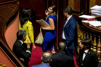 Il ministro Boschi in aula al Senato 6