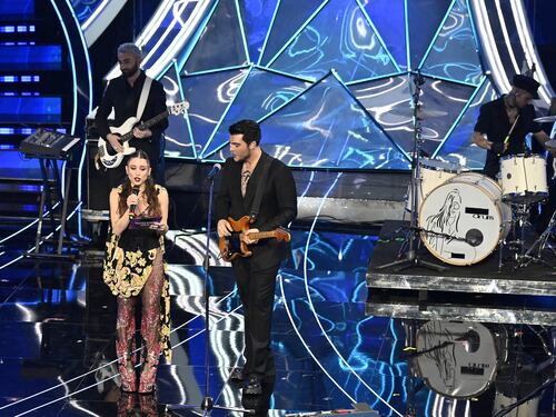 Sanremo 2024: ecco il look della seconda serata del Festival di Angelina Mango
