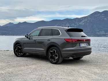 Nuova Volkswagen Touareg 2024, guarda la gallery del nuovo SUV  12
