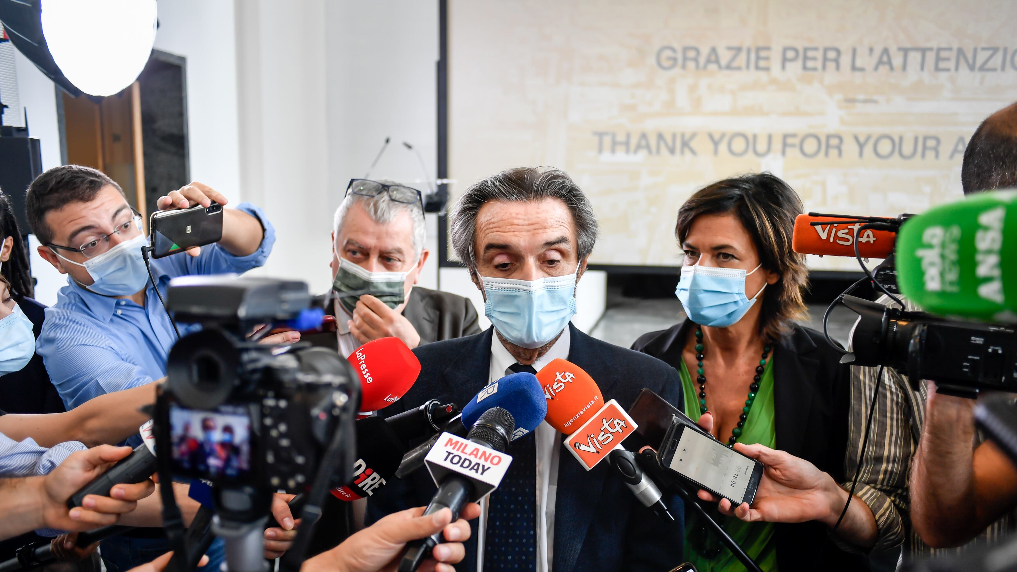 "Ora l'esercito sui treni". Fontana chiama Roma