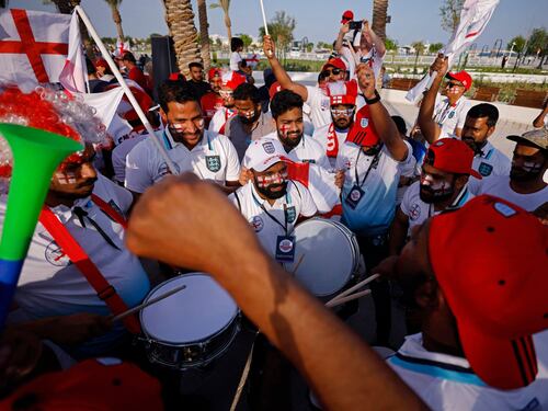 Tifosi pagati, minacce ai media, nuove ombre sul Mondiale in Qatar
