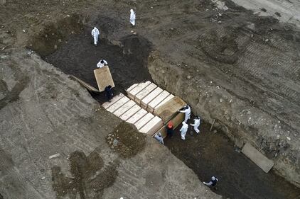 Hart Island, l'isola di New York dove verranno sepolti i morti di coronavirus 14