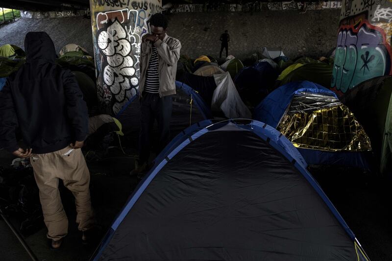 Ora Parigi sta diventando la nuova Calais 6