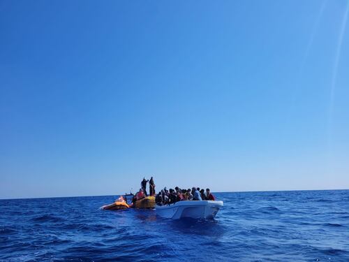 Il viaggio dalla Turchia, le ustioni, il mancato salvataggio: così i migranti sono morti di sete