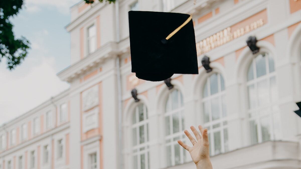 Riscatto della laurea: ecco quando conviene | Il calcolo dei costi